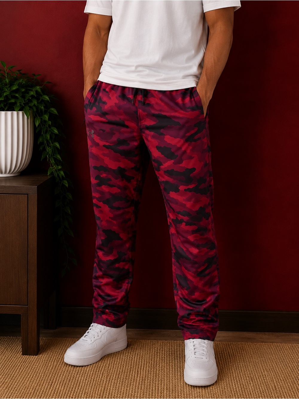Under Armour Red Black Camo Training Pants Joggers Men’s Large